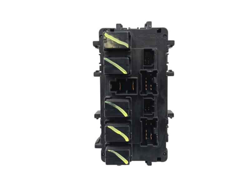 CAJA RELES / FUSIBLES
