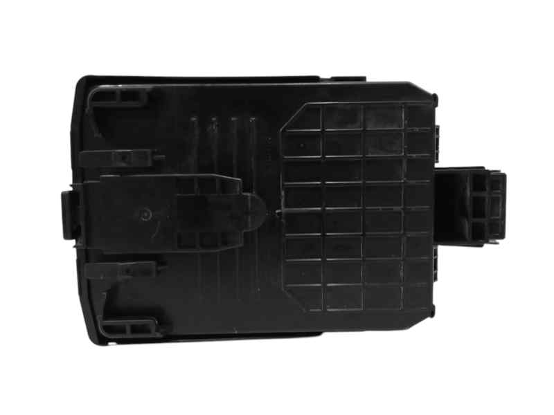 CAJA RELES / FUSIBLES