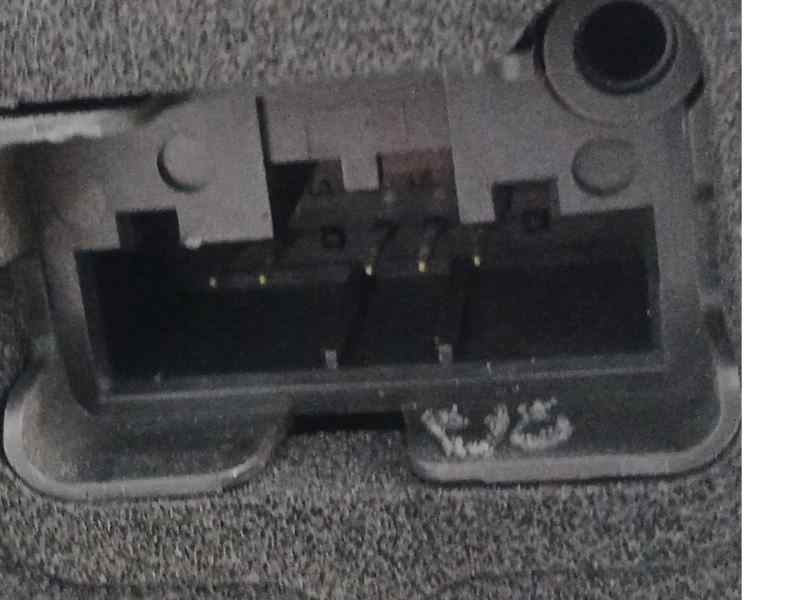 CERRADURA PUERTA TRASERA DERECHA 