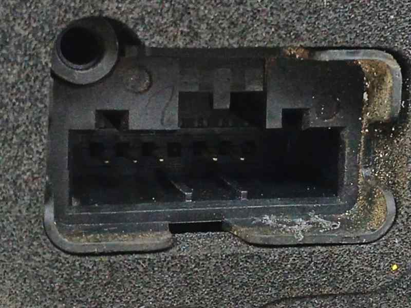 CERRADURA PUERTA TRASERA IZQUIERDA 