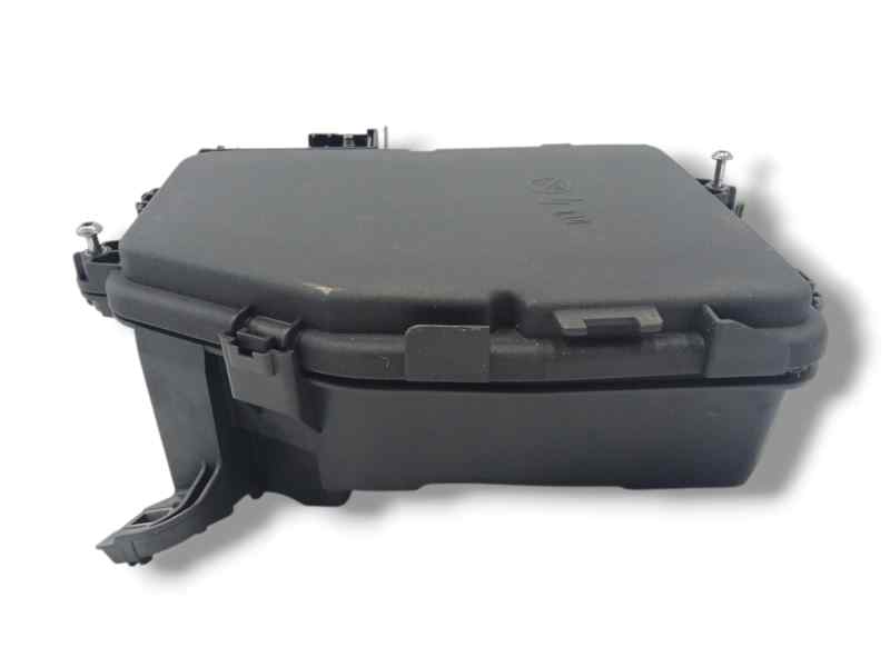 CAJA RELES / FUSIBLES