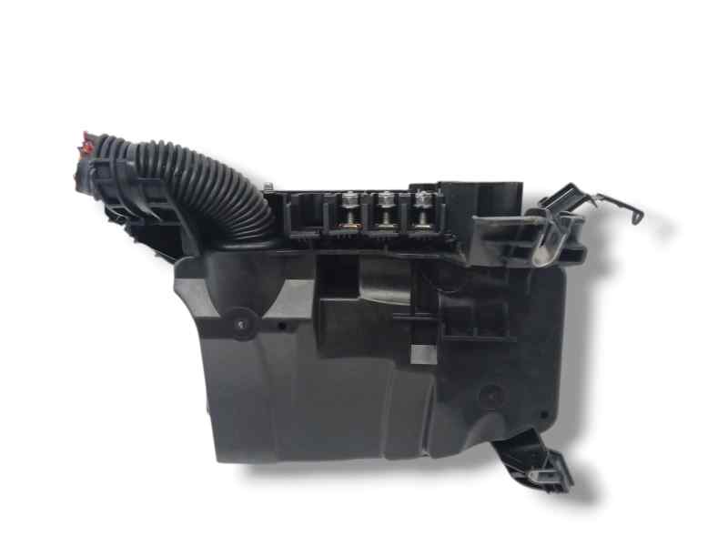 CAJA RELES / FUSIBLES