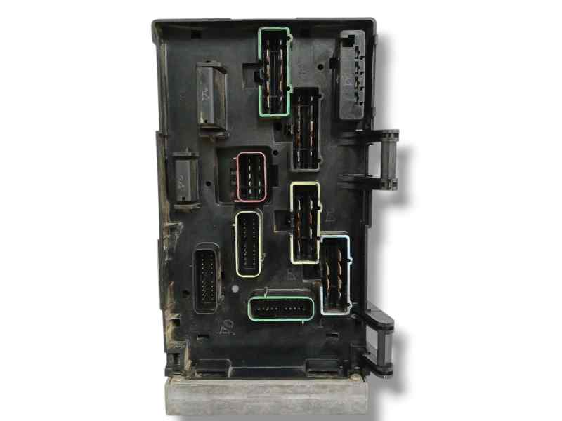 CAJA RELES / FUSIBLES