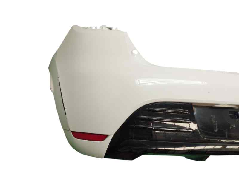 PARAGOLPES TRASERO