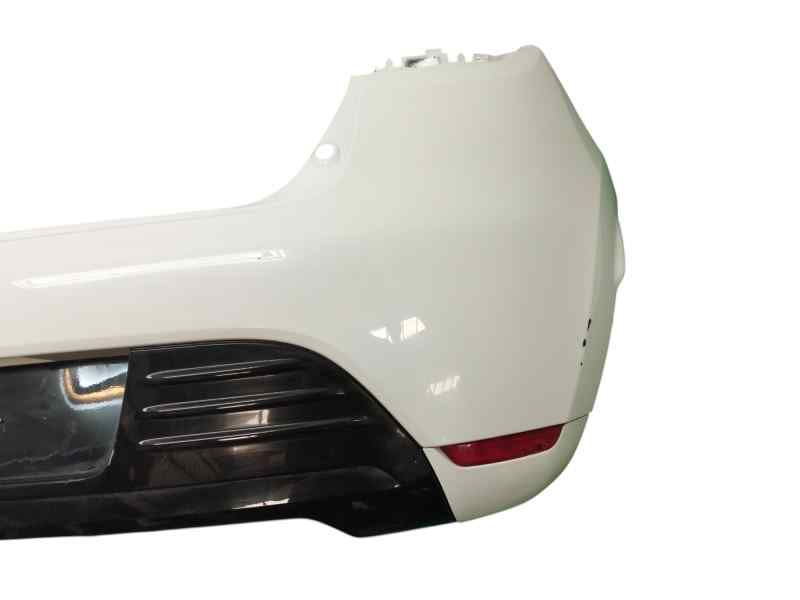 PARAGOLPES TRASERO