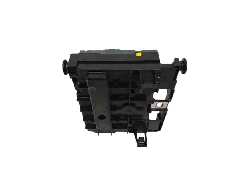 CAJA RELES / FUSIBLES