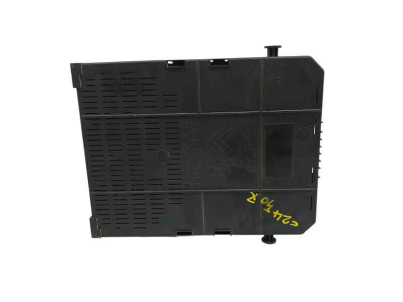 CAJA RELES / FUSIBLES