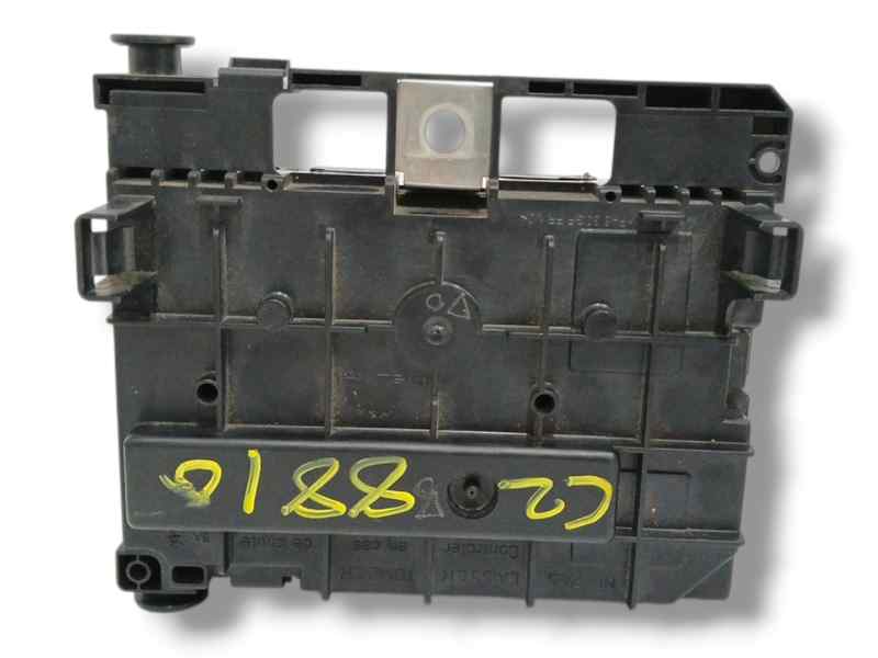 CAJA RELES / FUSIBLES