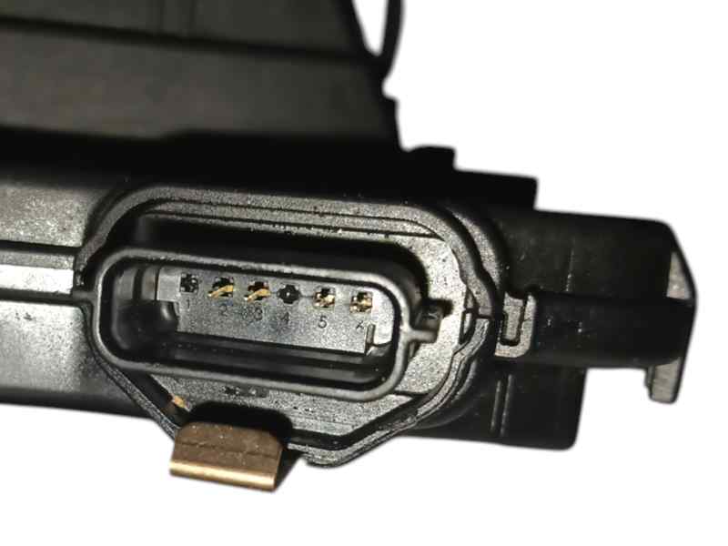 CERRADURA PUERTA TRASERA DERECHA 