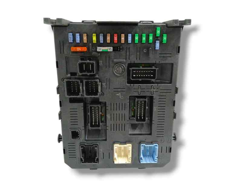 CAJA RELES / FUSIBLES