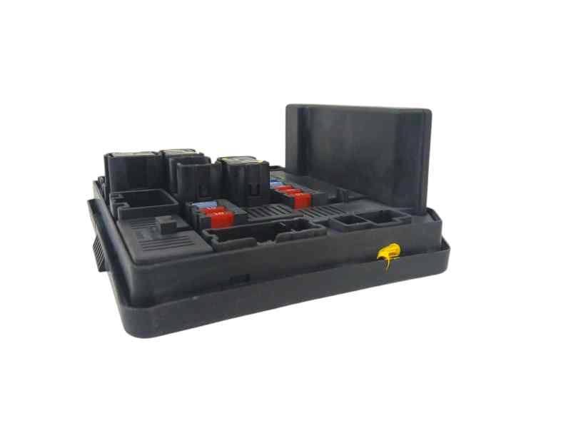 CAJA RELES / FUSIBLES