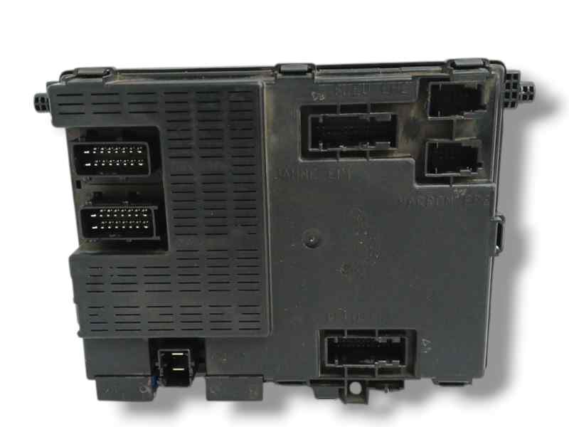 CAJA RELES / FUSIBLES