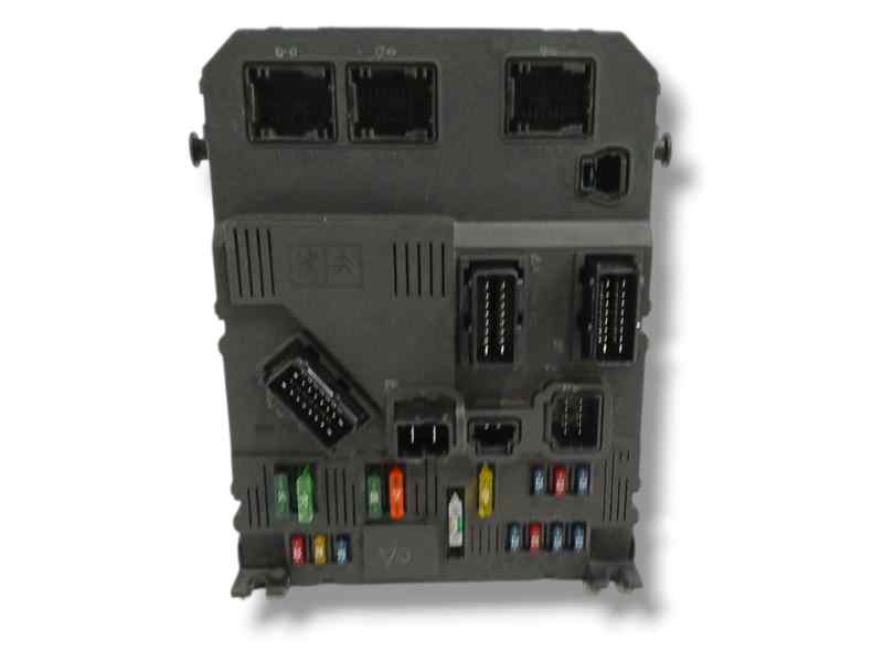 CAJA RELES / FUSIBLES