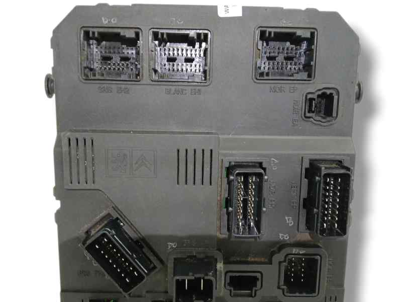 CAJA RELES / FUSIBLES