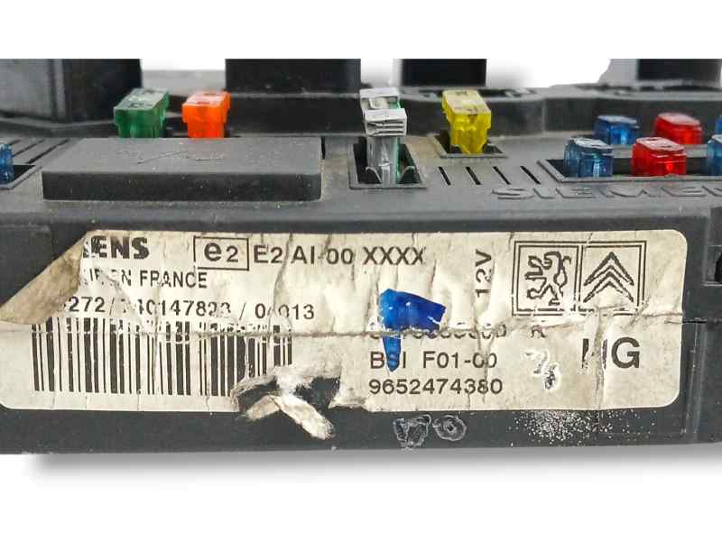 CAJA RELES / FUSIBLES