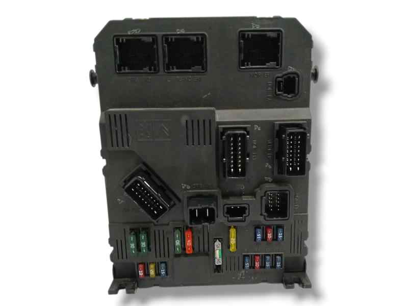 CAJA RELES / FUSIBLES