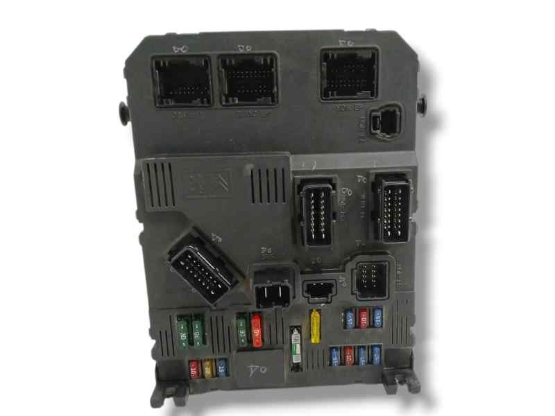 CAJA RELES / FUSIBLES