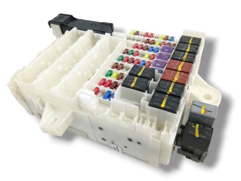 CAJA RELES / FUSIBLES