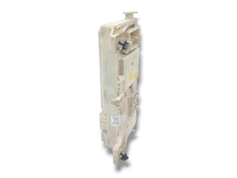 CAJA RELES / FUSIBLES