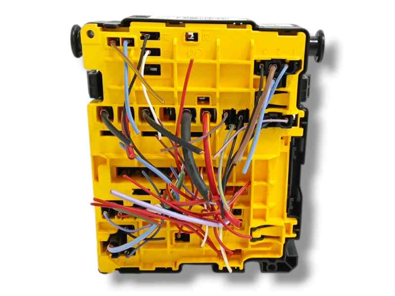 CAJA RELES / FUSIBLES