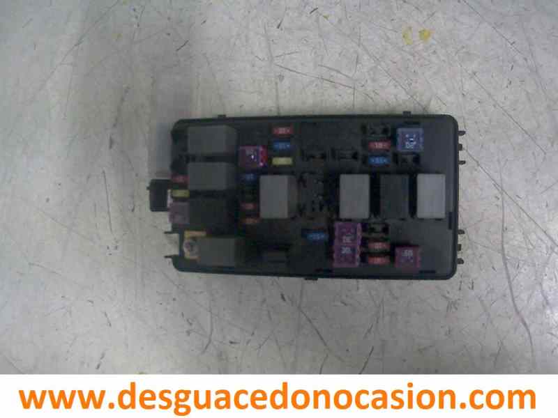 CAJA RELES / FUSIBLES