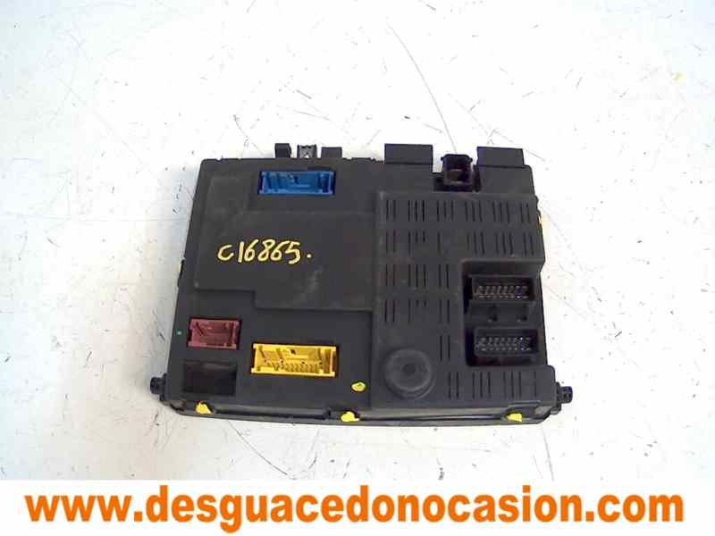 CAJA RELES / FUSIBLES