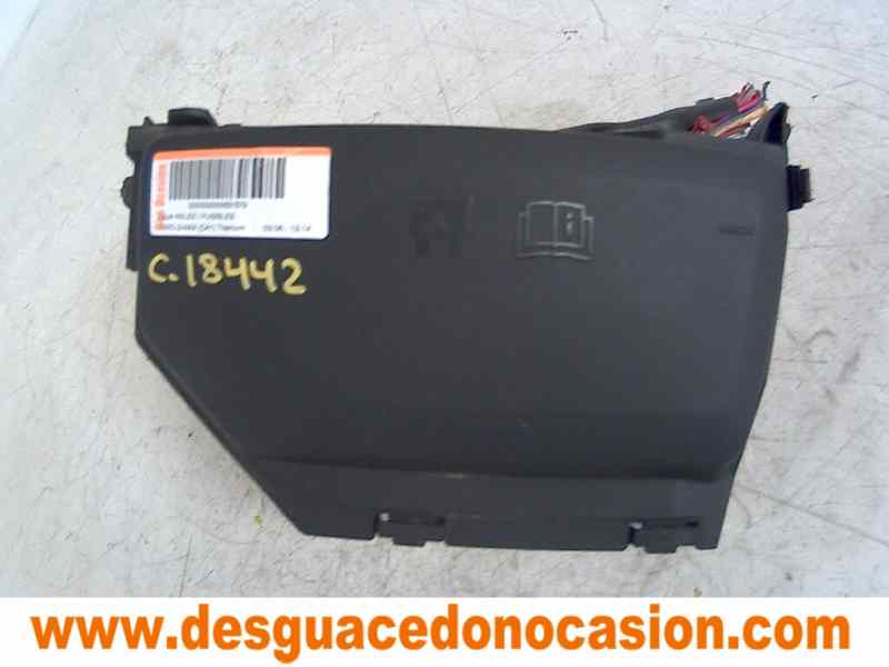 CAJA RELES / FUSIBLES