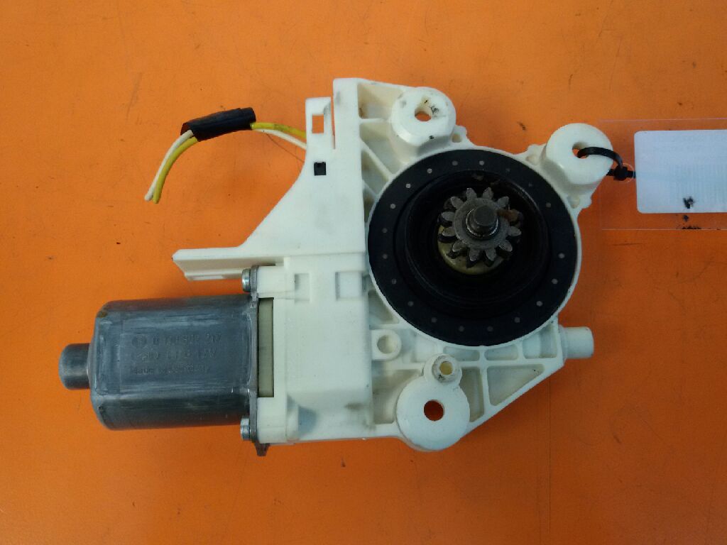 MOTOR ELEVALUNAS DELANTERO IZQUIERDO