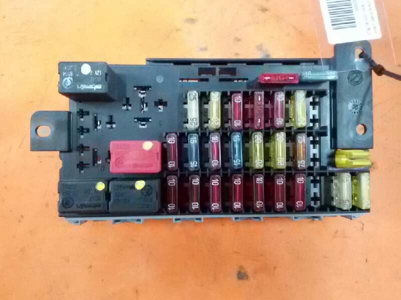 CAJA RELES / FUSIBLES