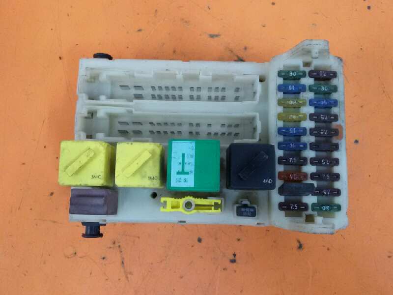 CAJA RELES / FUSIBLES