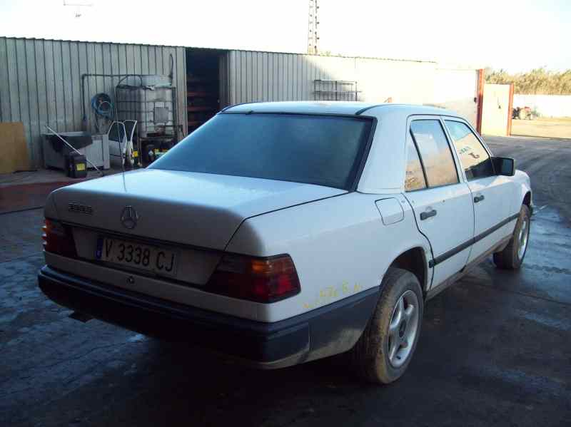 MERCEDES CLASE E (W124) BERLINA 1984