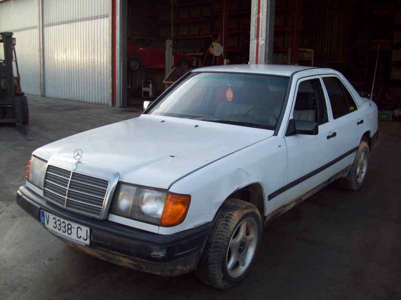 MERCEDES CLASE E (W124) BERLINA 1984