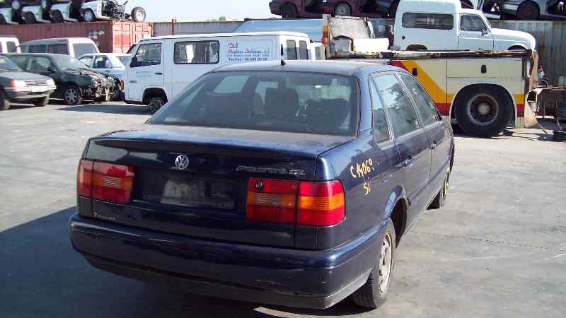VOLKSWAGEN PASSAT BERLINA (3A2) 1993