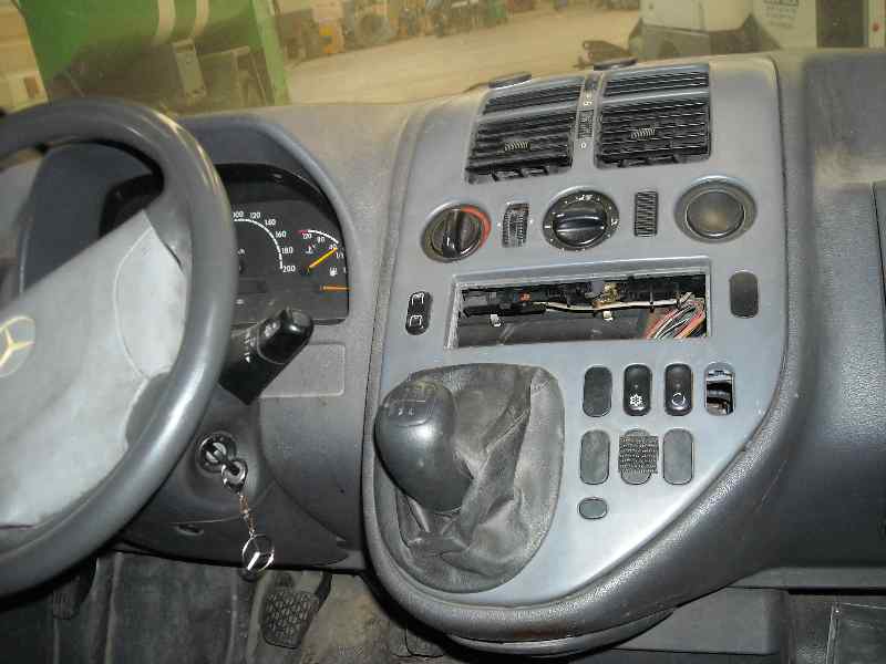 MERCEDES VITO (W638) CAJA CERRADA 1999