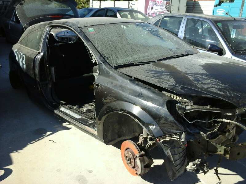 OPEL ASTRA GTC 2004