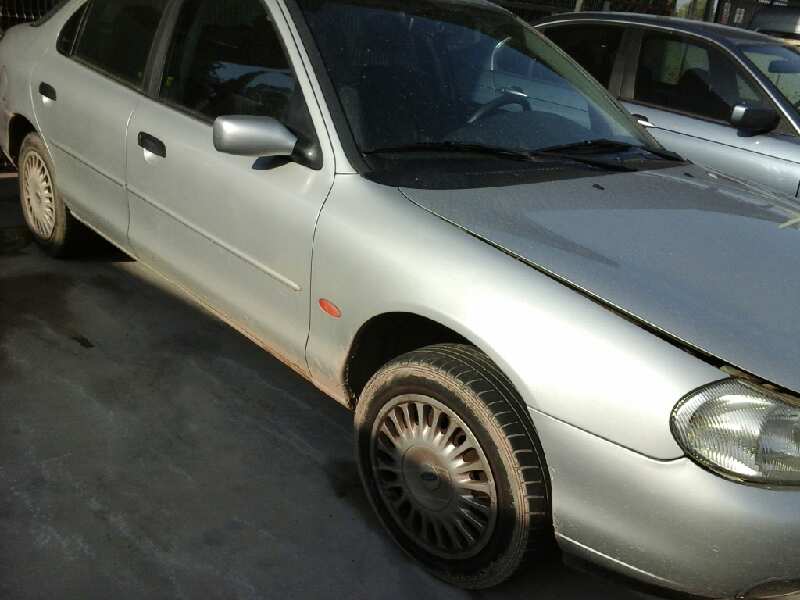FORD MONDEO BERLINA (GD) 1999