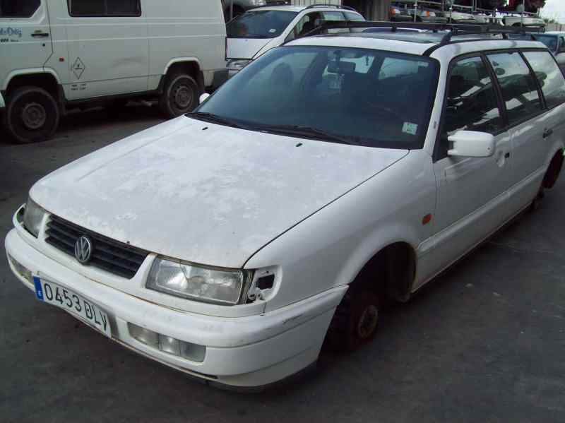 VOLKSWAGEN PASSAT BERLINA (3A2) 1993