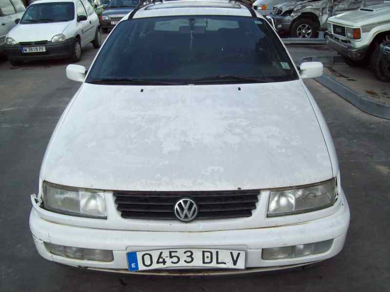 VOLKSWAGEN PASSAT BERLINA (3A2) 1993