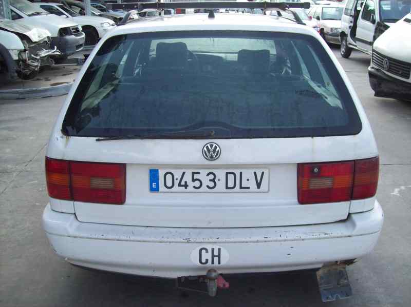 VOLKSWAGEN PASSAT BERLINA (3A2) 1993