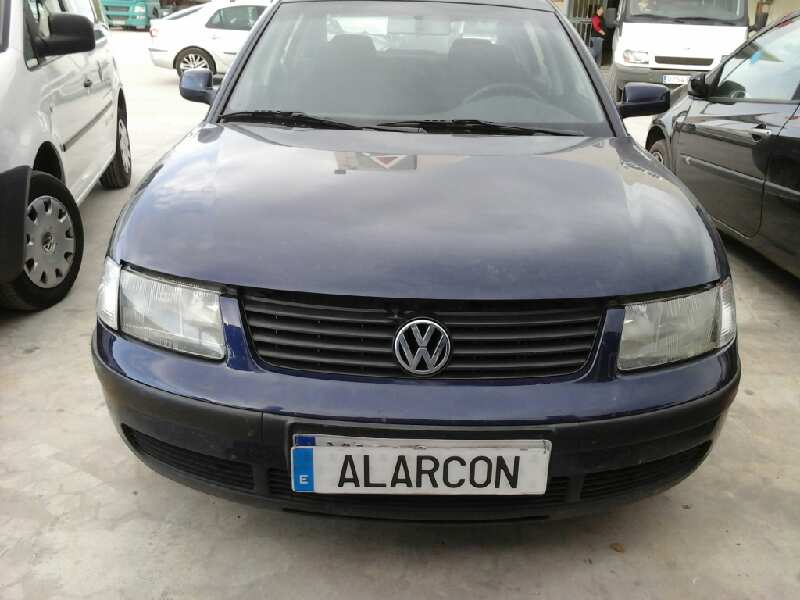 VOLKSWAGEN PASSAT BERLINA (3B2) 1998