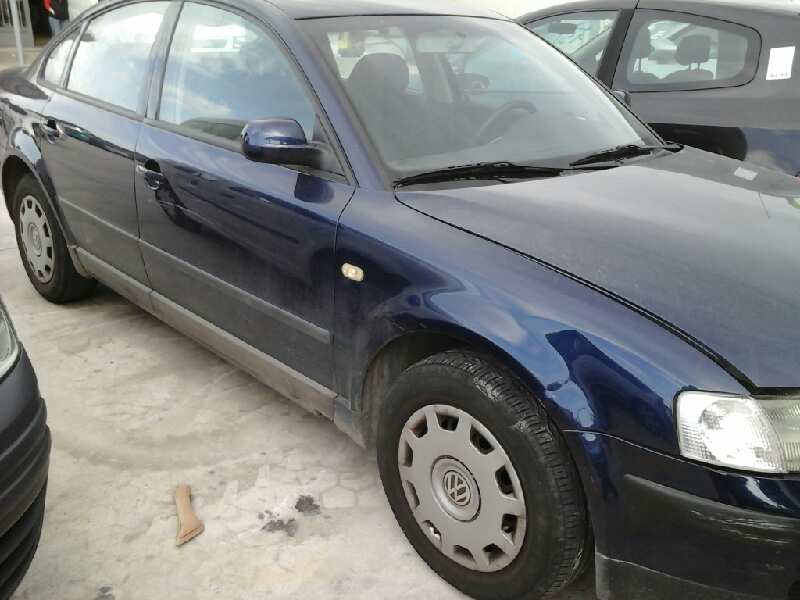 VOLKSWAGEN PASSAT BERLINA (3B2) 1998
