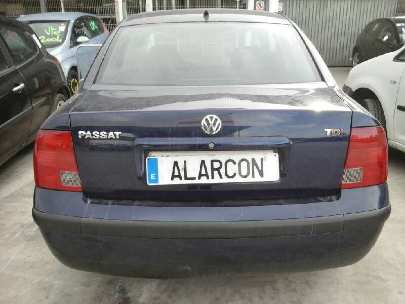 VOLKSWAGEN PASSAT BERLINA (3B2) 1998