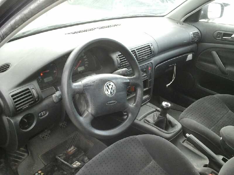 VOLKSWAGEN PASSAT BERLINA (3B2) 1998