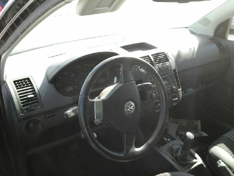 VOLKSWAGEN POLO (9N3) 2008