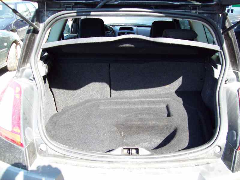 RENAULT MEGANE II BERLINA 3P 2002