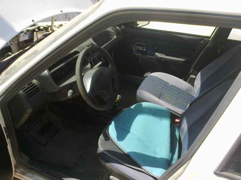 PEUGEOT 205 BERLINA 1995