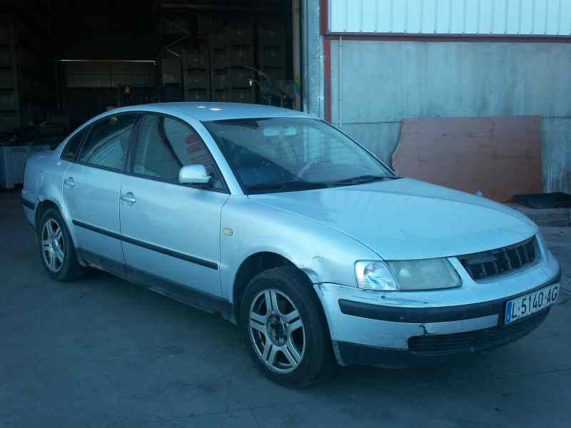 VOLKSWAGEN PASSAT BERLINA (3B2) 1998