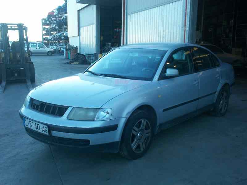 VOLKSWAGEN PASSAT BERLINA (3B2) 1998