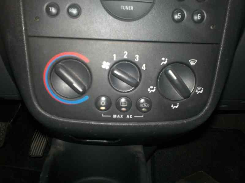 OPEL CORSA C 2000