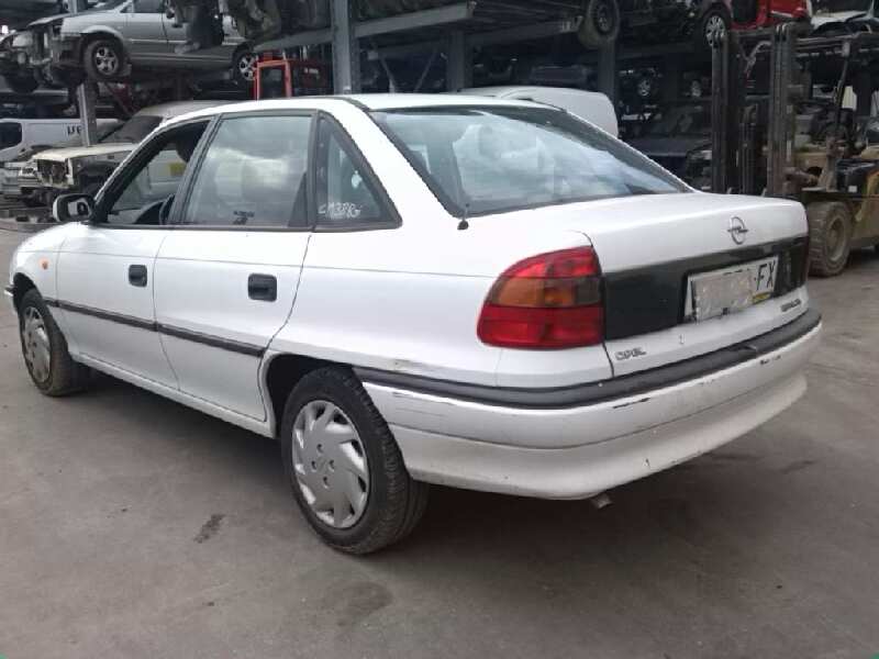 OPEL ASTRA F BERLINA 1995